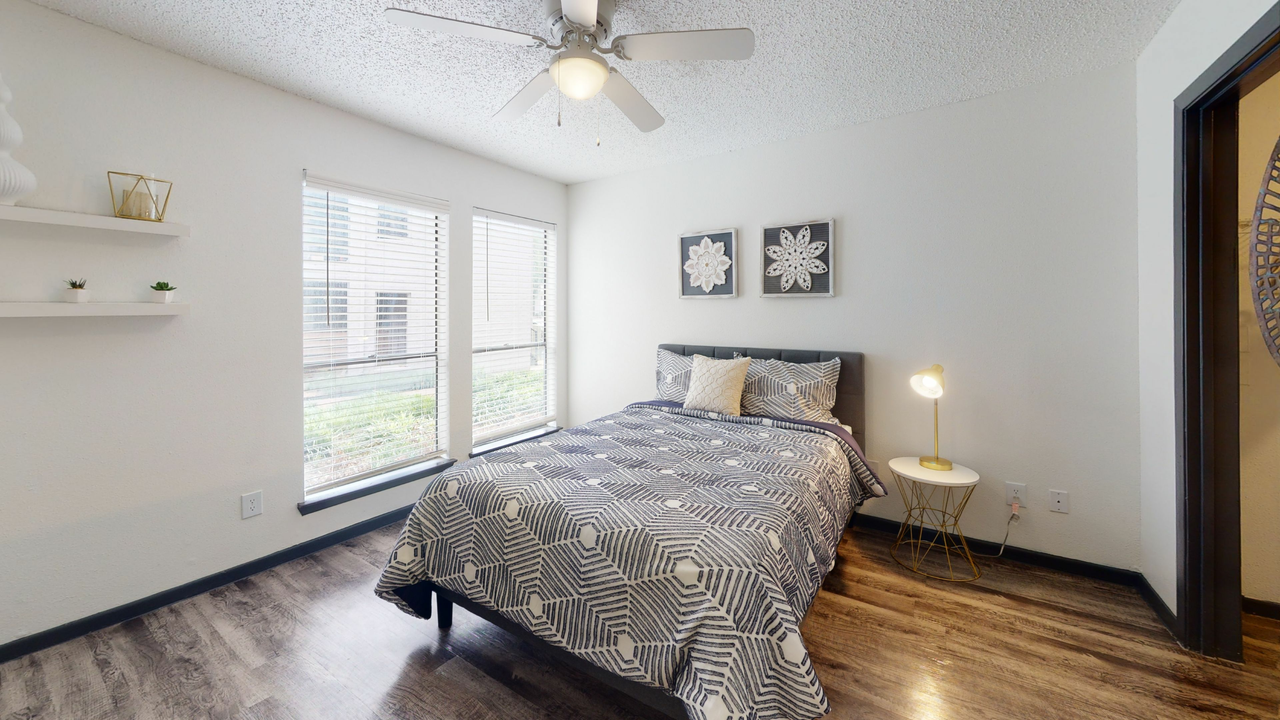 The Everly - Photo 7 of 39