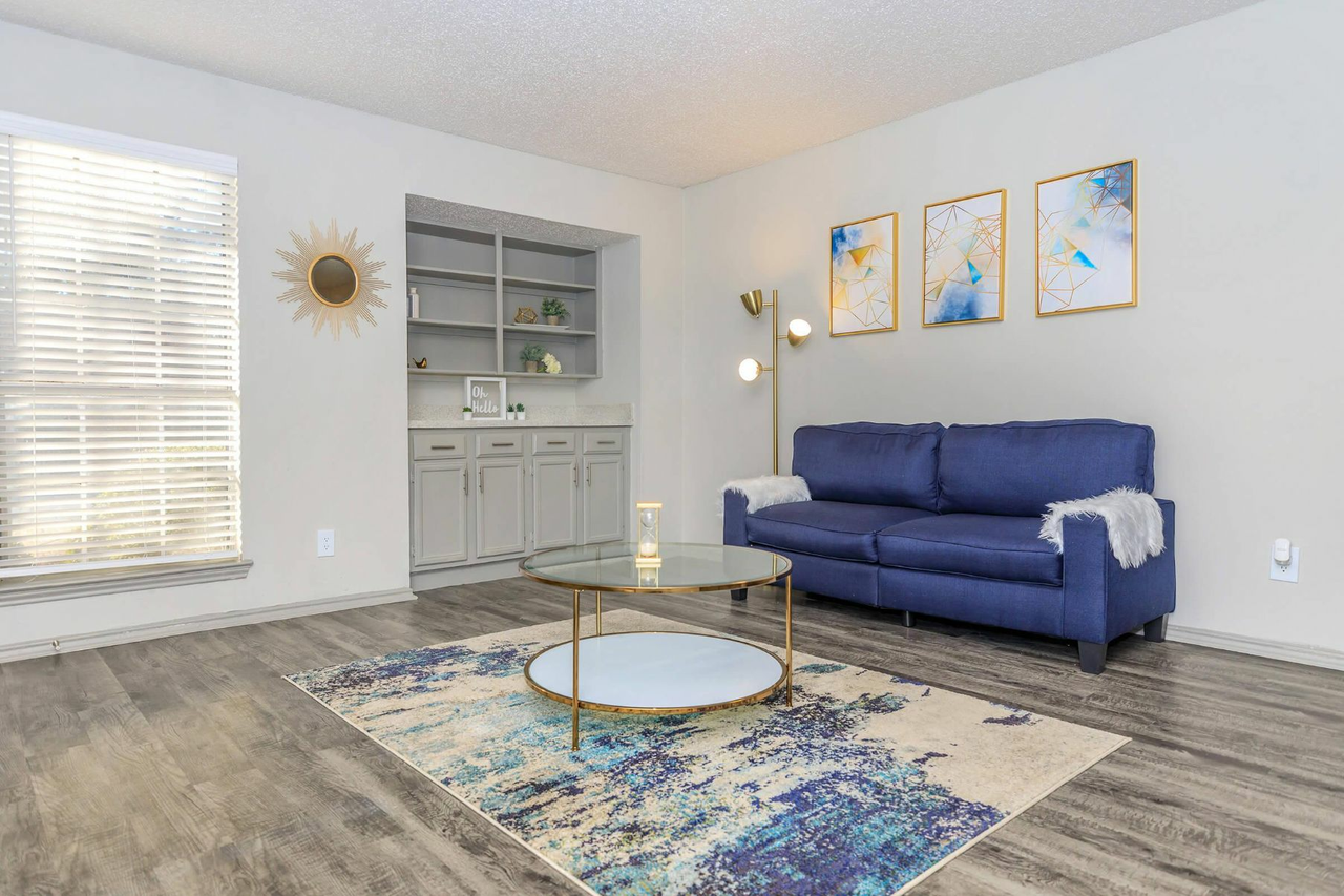 The Woodford - Photo 3 of 26