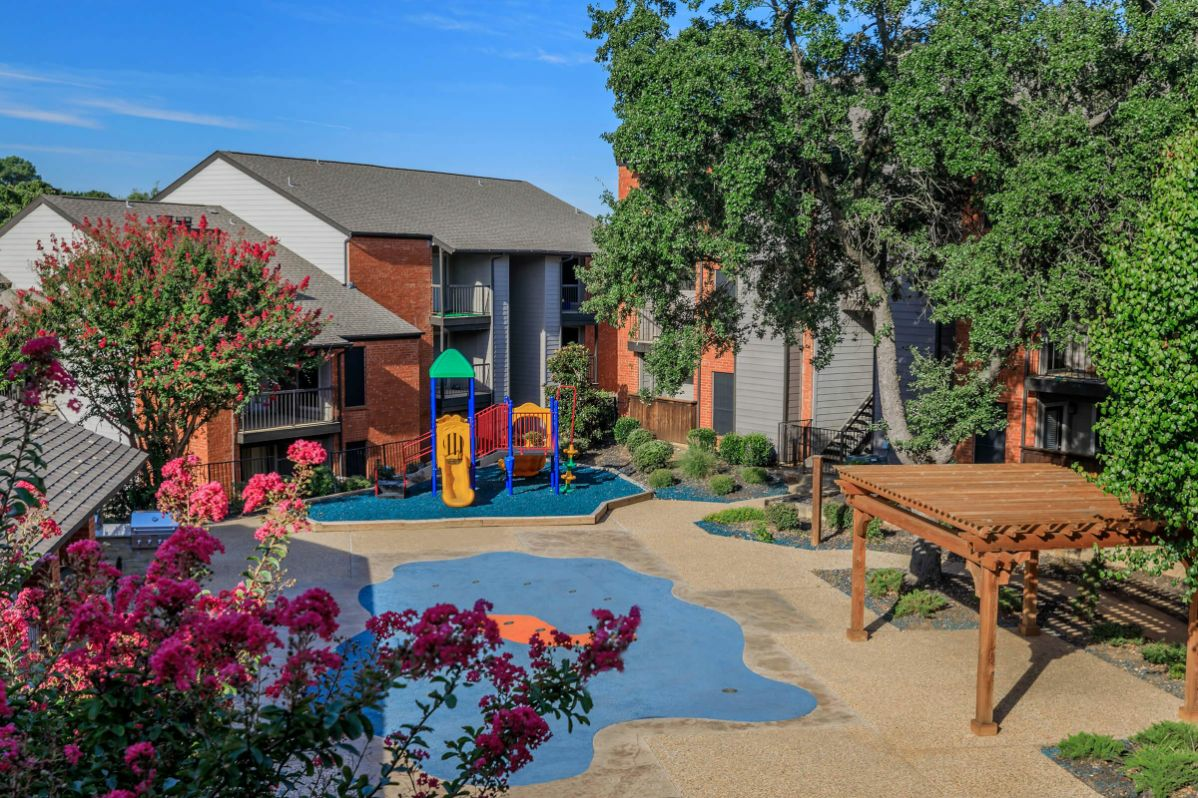 The Woodford - Photo 6 of 26