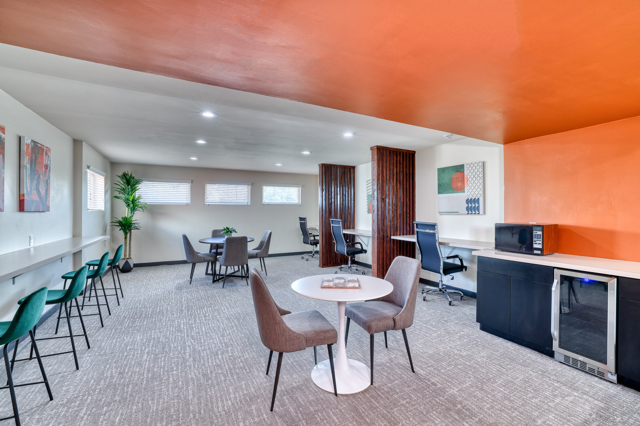 The Palmer - Photo 7 of 27