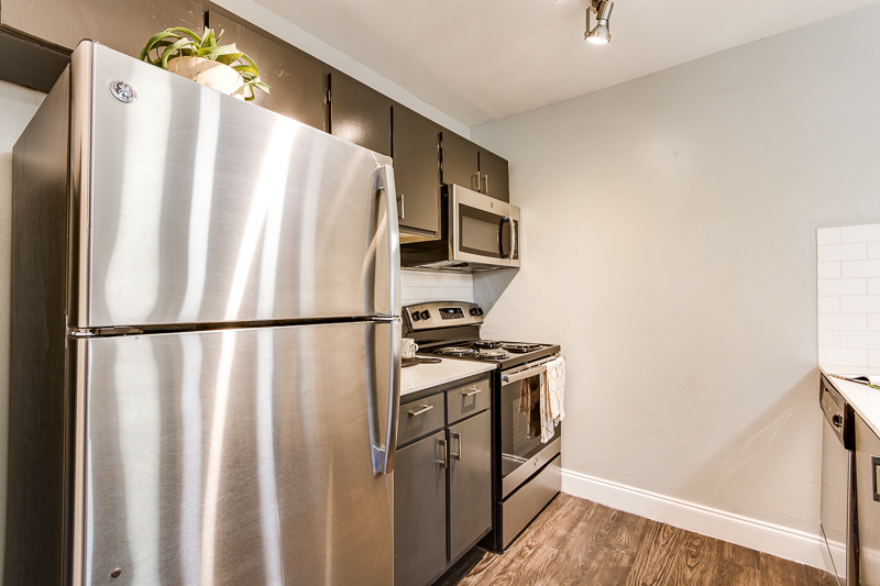 Lorenzo At East Mil - Photo 3 of 24