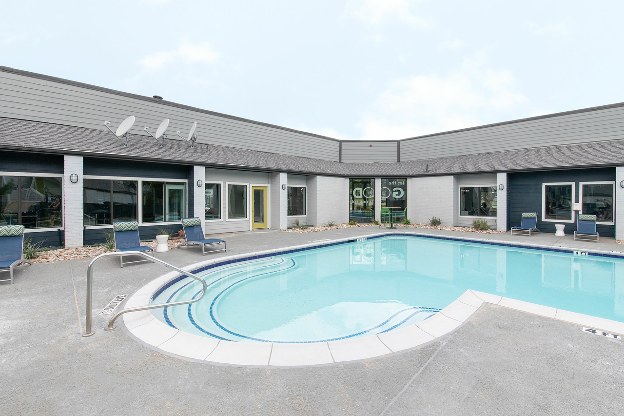 Maxwell Apartments - Photo 7 of 43