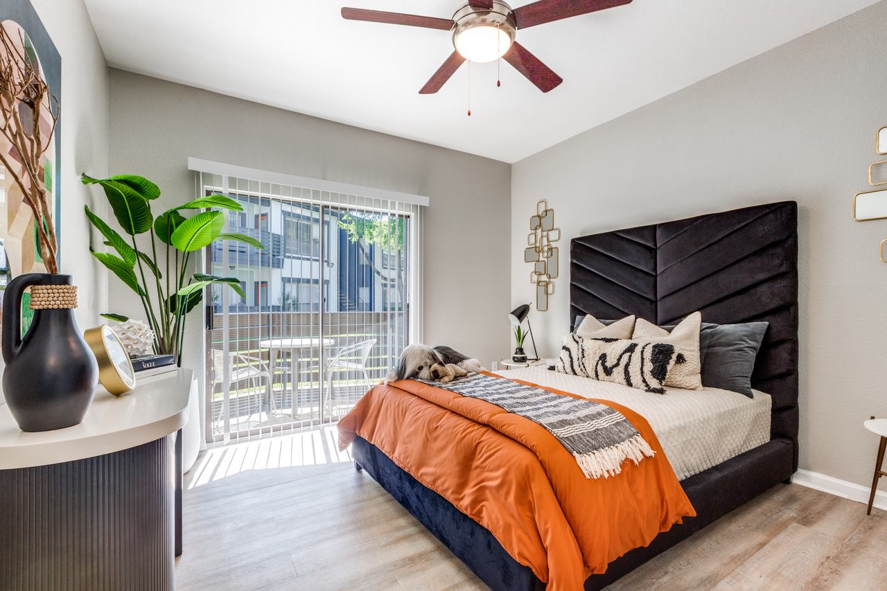 The Pearce on the Lake - Photo 5 of 29