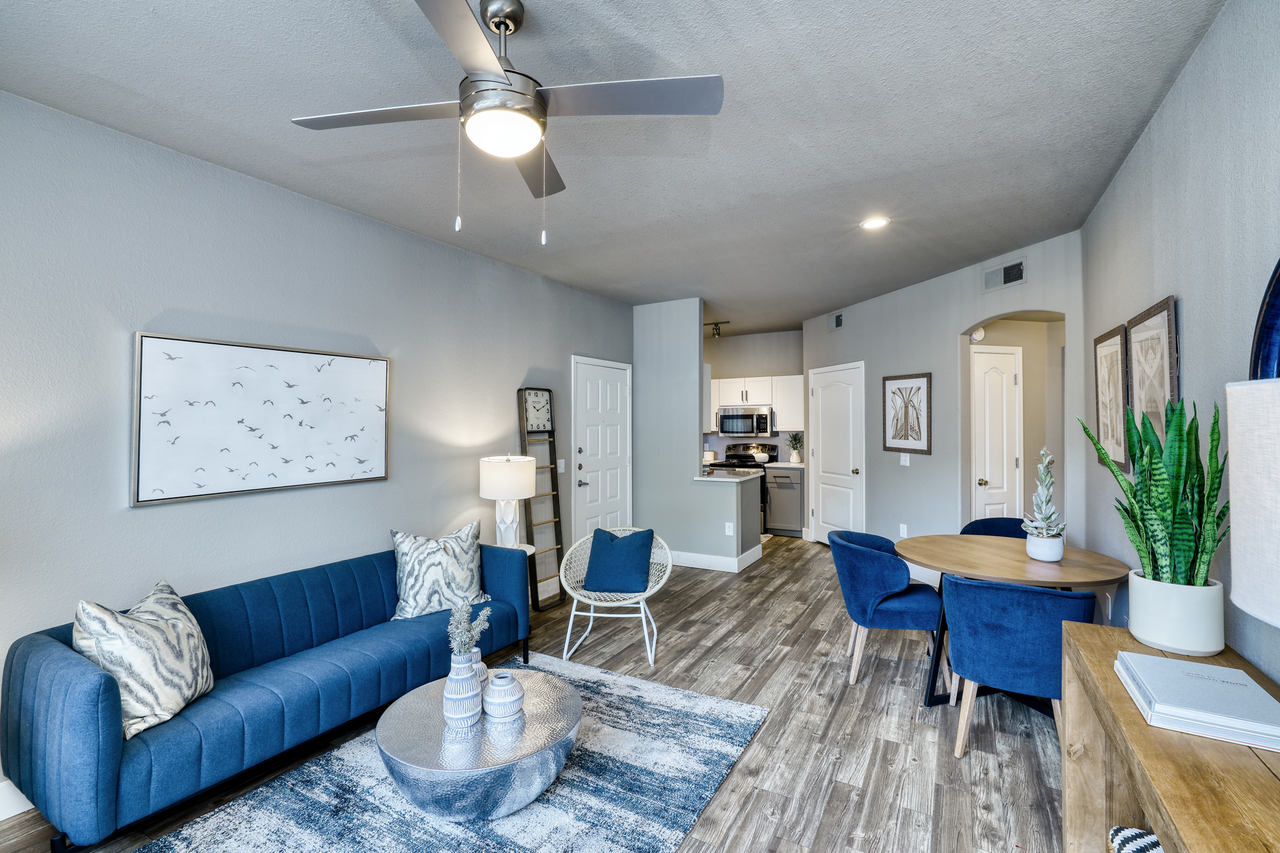 Oxford Apartments - Photo 4 of 31