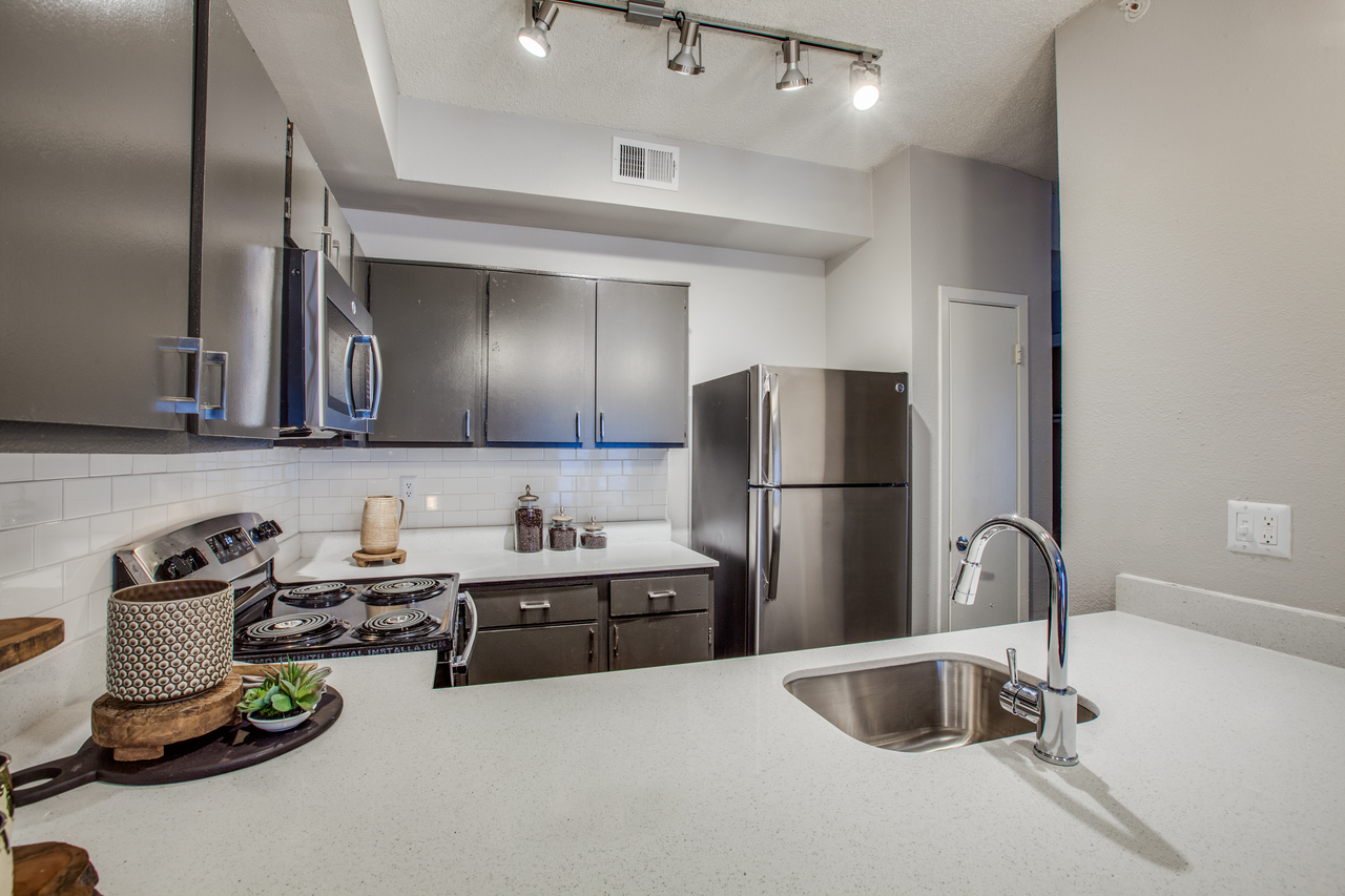 Felix Apartments - Photo 3 of 26