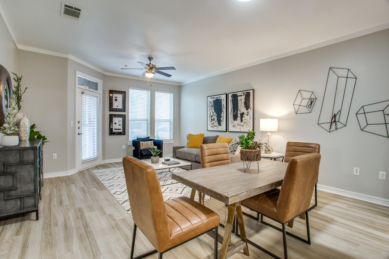 The Franklin at Samuels Ave - Photo 4 of 50