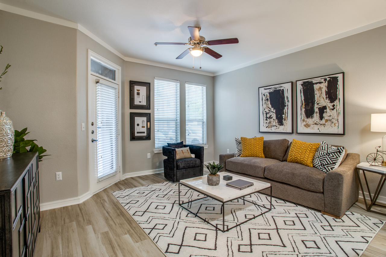 The Franklin at Samuels Ave - Photo 7 of 50