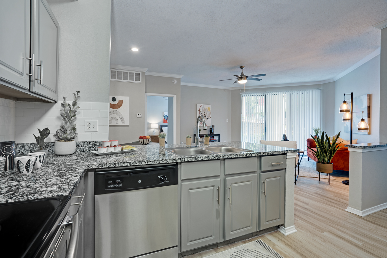 The Lana - Photo 3 of 50