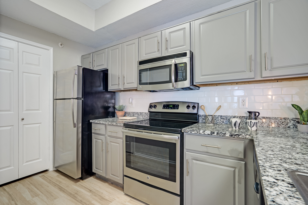 The Lana - Photo 4 of 50