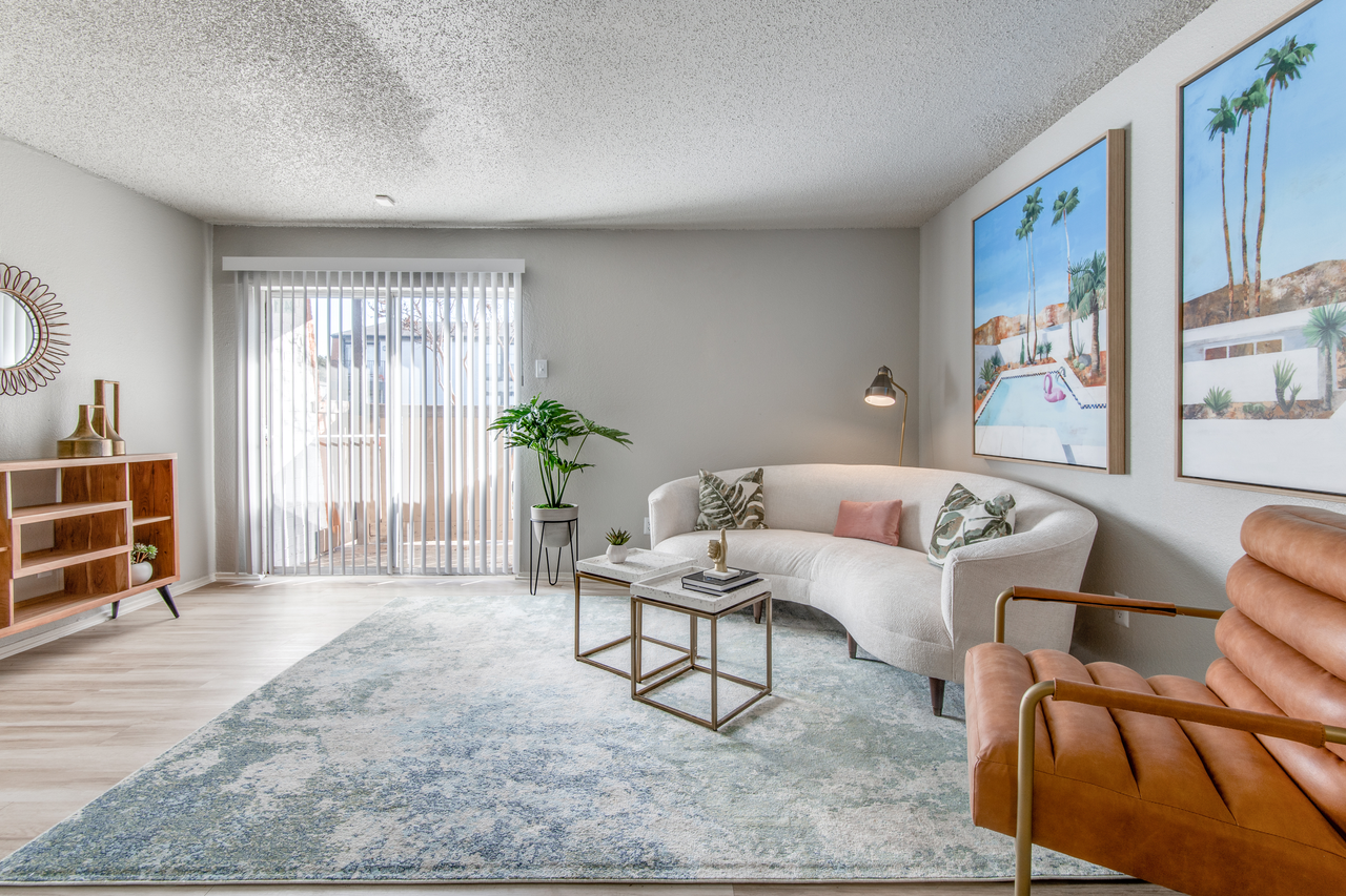 8500 Harwood - Photo 7 of 36