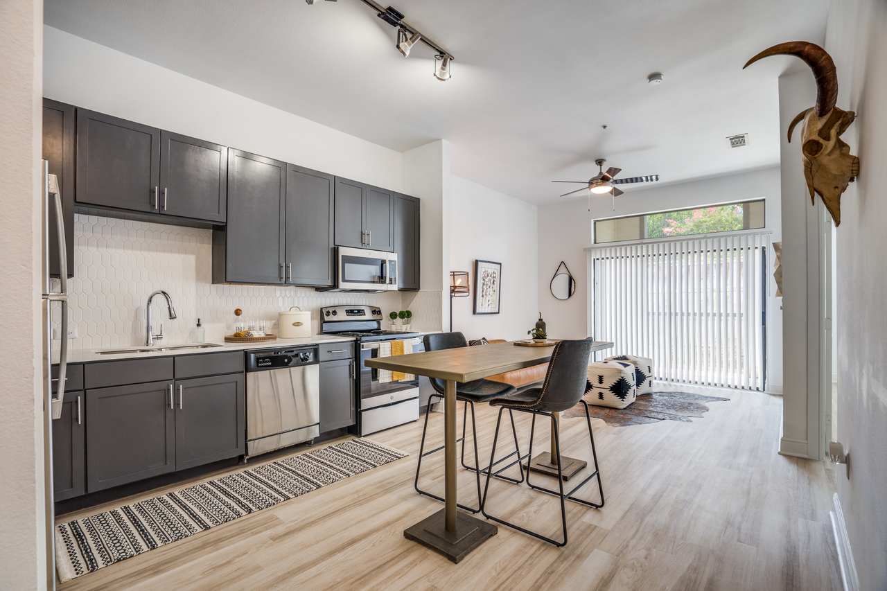 Neo At Midtown - Photo 7 of 29