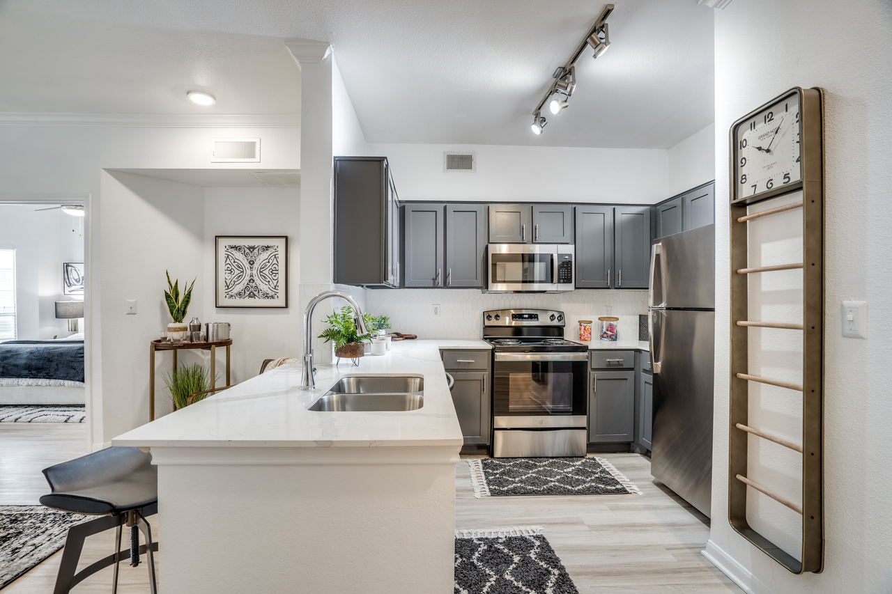 Neo At Midtown - Photo 4 of 29