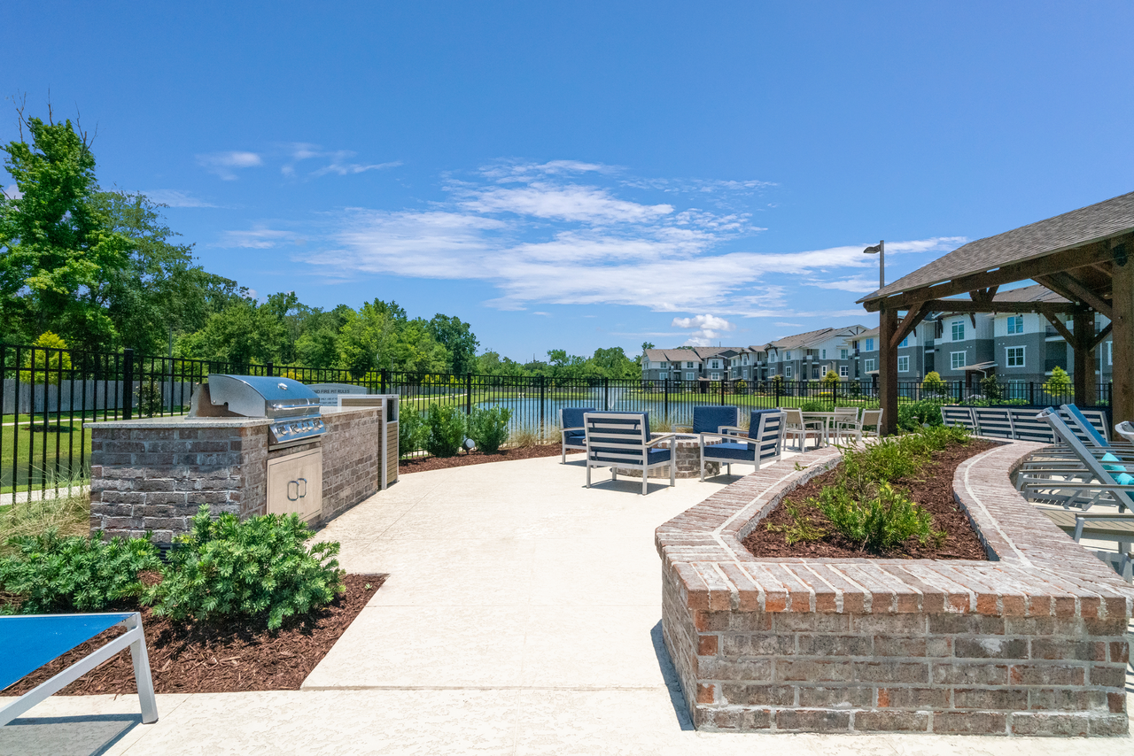 Silver Oaks - Photo 3 of 13