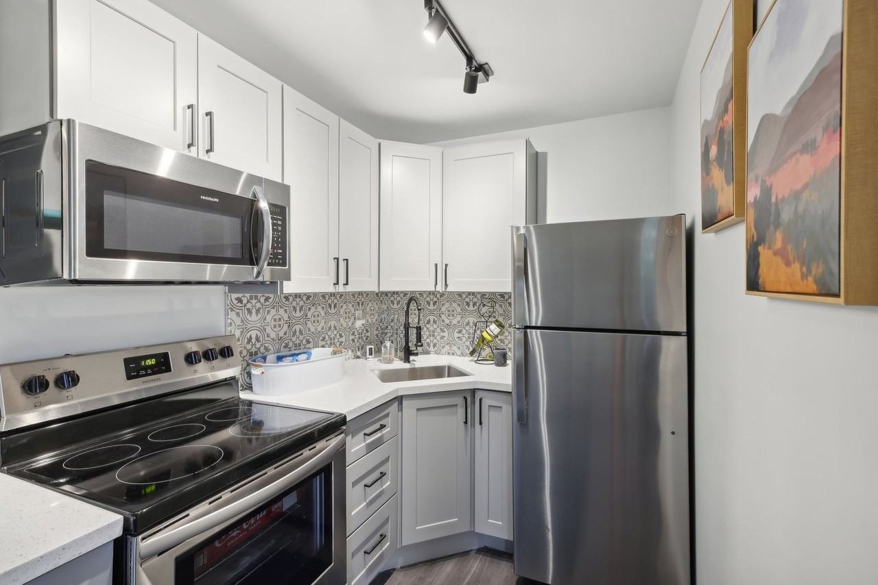 Leasing Now! - Groov Studios - Photo 7 of 26