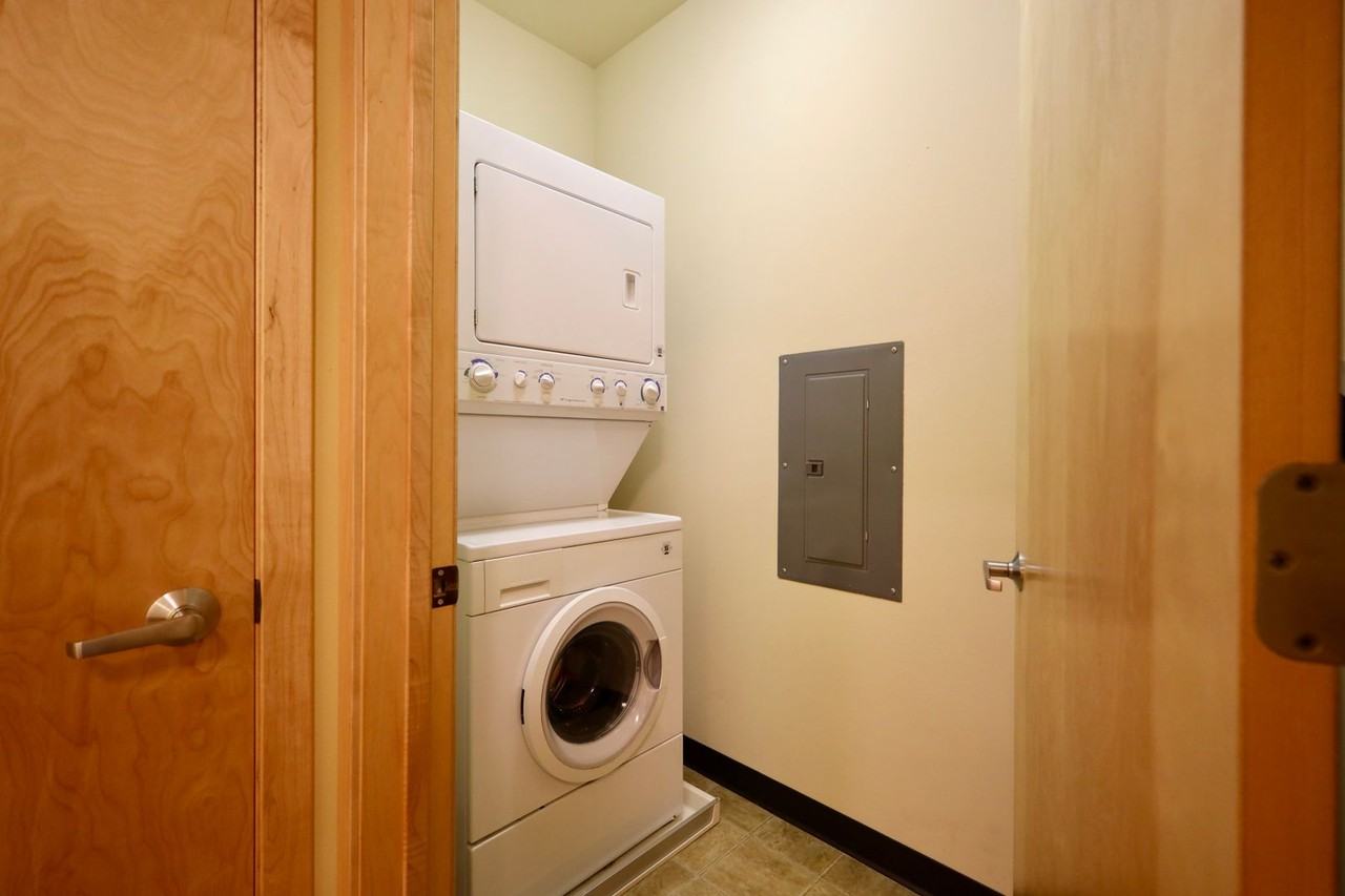 The Medallion - Photo 5 of 50