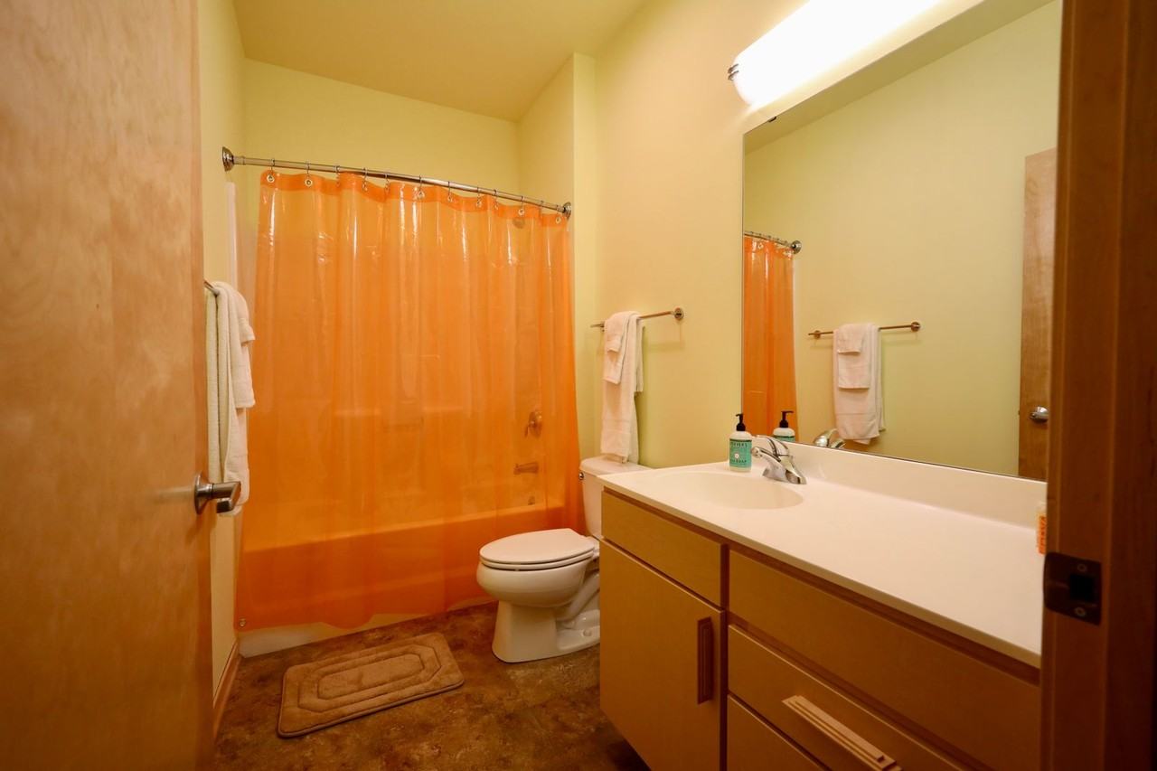 The Medallion - Photo 6 of 50