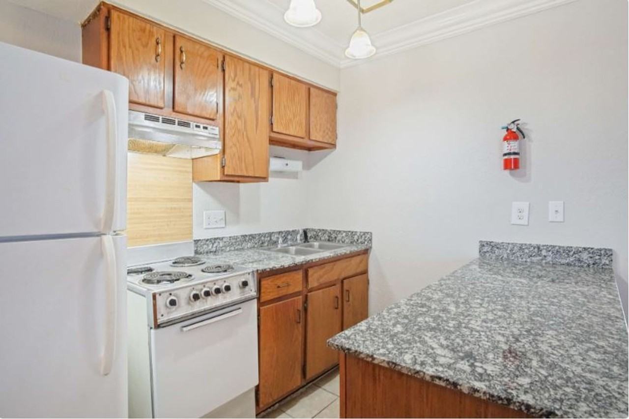 Meridian Place Apartments - Photo 3 of 42