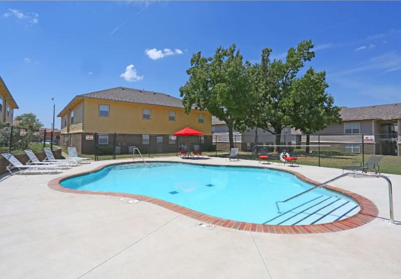 Preston Square Apartments - Photo 3 of 36