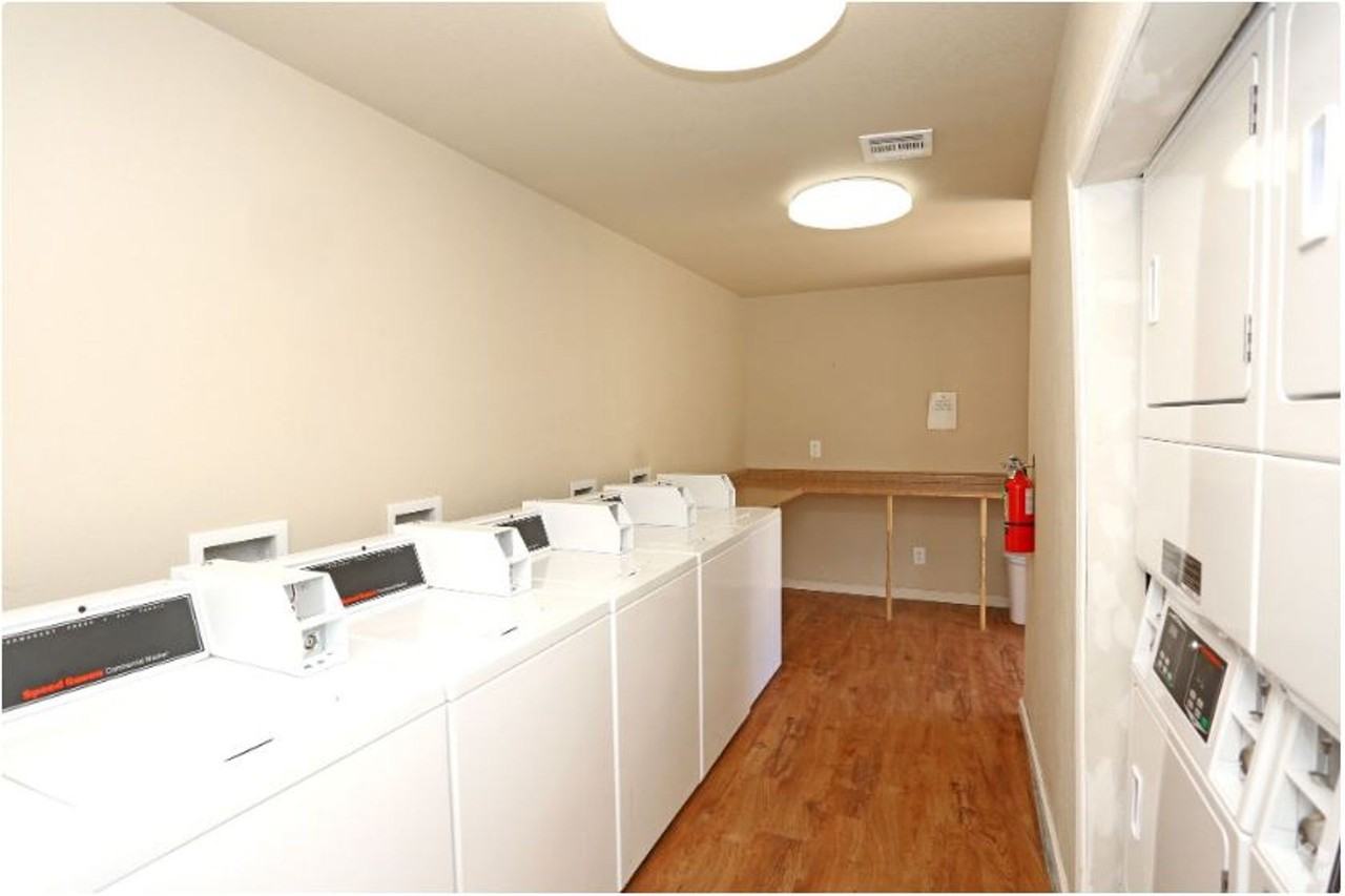 Preston Square Apartments - Photo 4 of 36