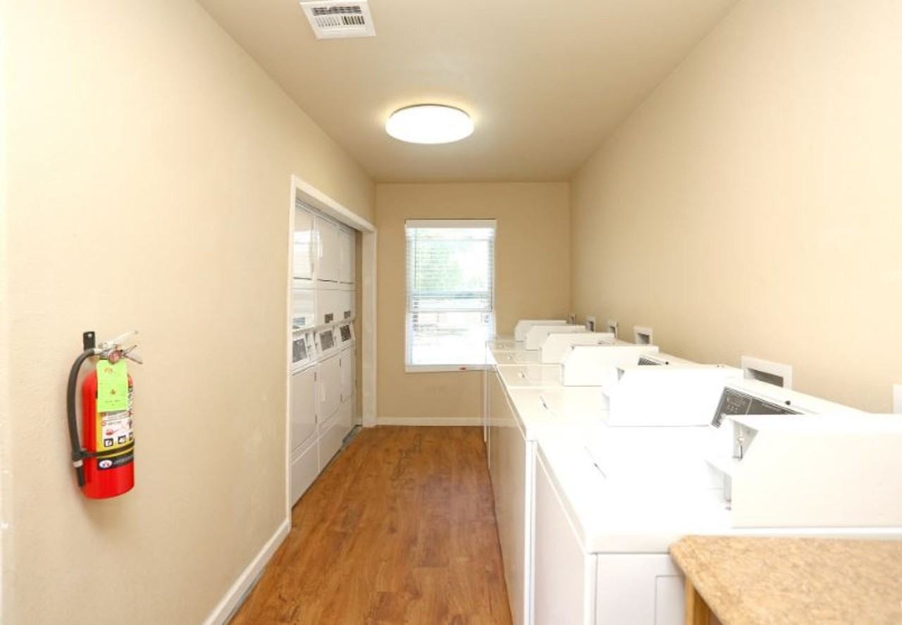 Preston Square Apartments - Photo 5 of 36