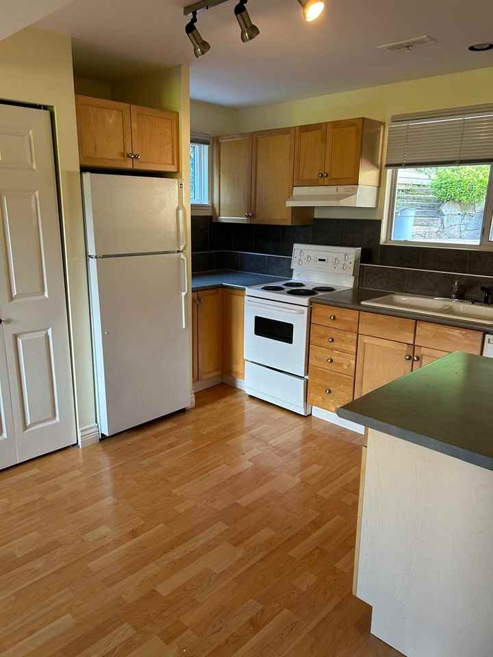 745 Baycrest Drive - Photo 2 of 13