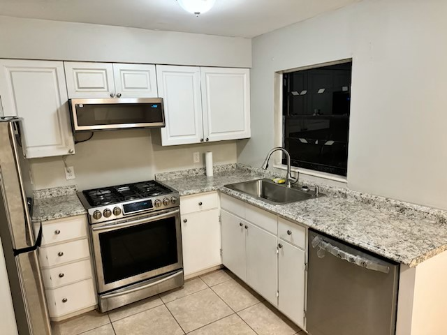 1447 Palmwood Dr - Photo 2 of 8