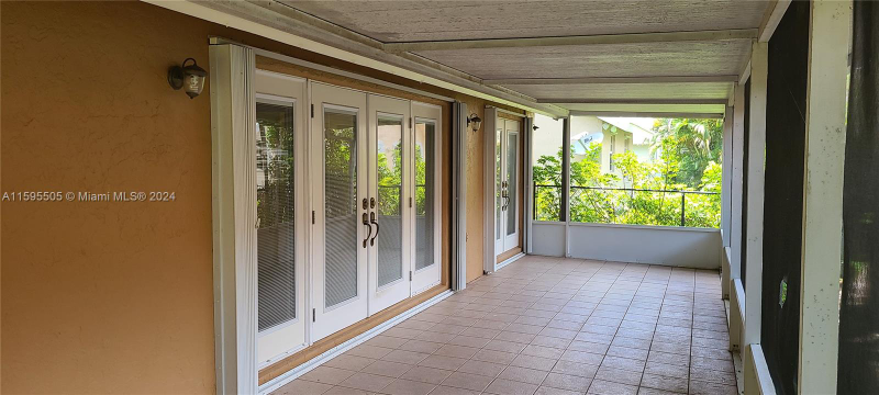 611 Nw 207th Ave #1-1 - Photo 2 of 14