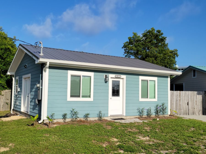 502 Carmen St #3 - Photo 3 of 12