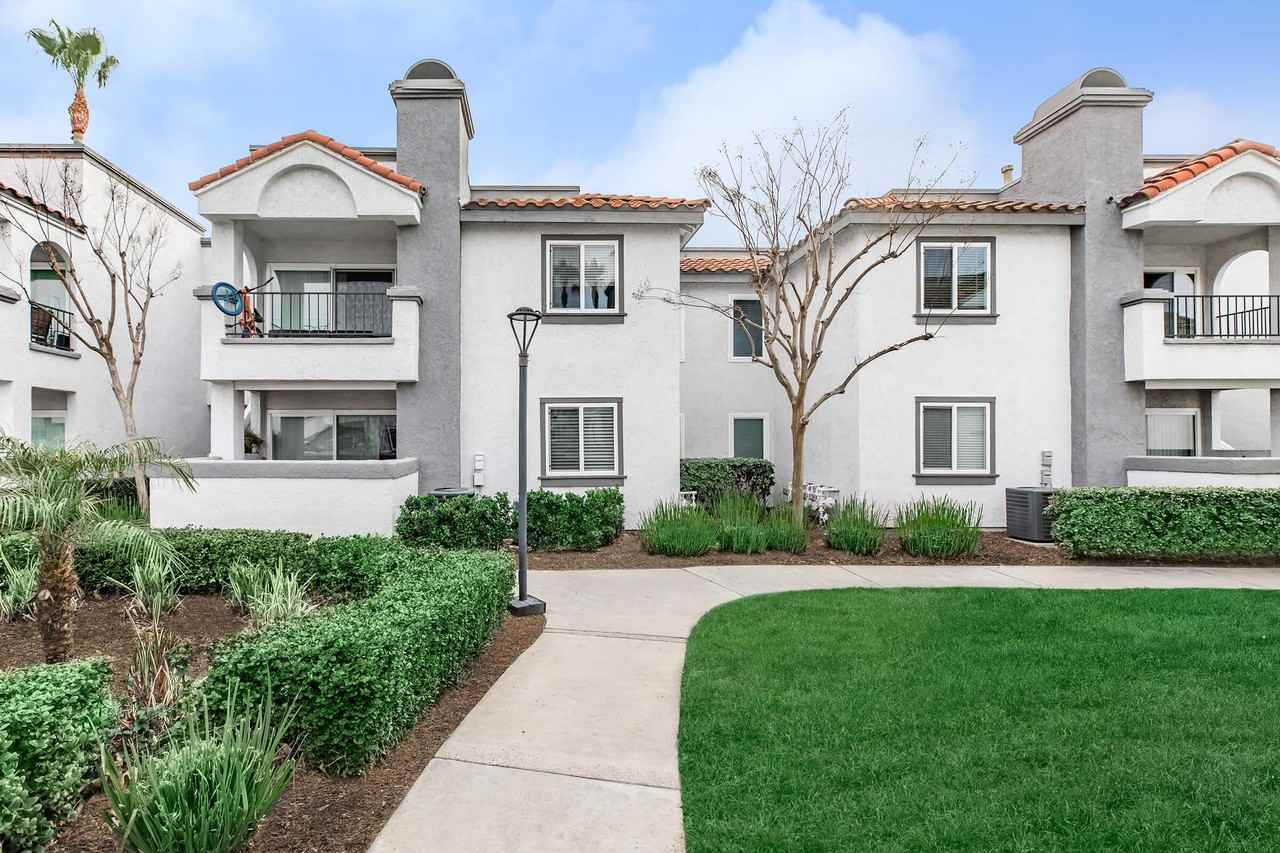 Enclave at Town Square - Photo 3 of 50