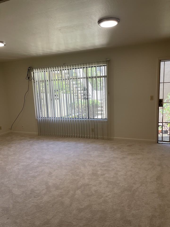 3048 Champion St #4 - Photo 2 of 4