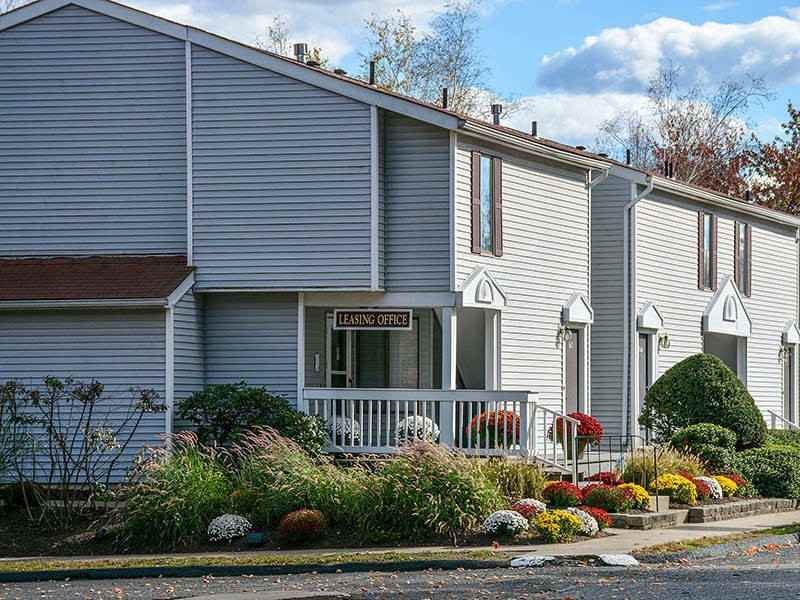 168 Fox Hill Ln 1, Enfield, CT 06082 1 Bedroom Apartment for Rent