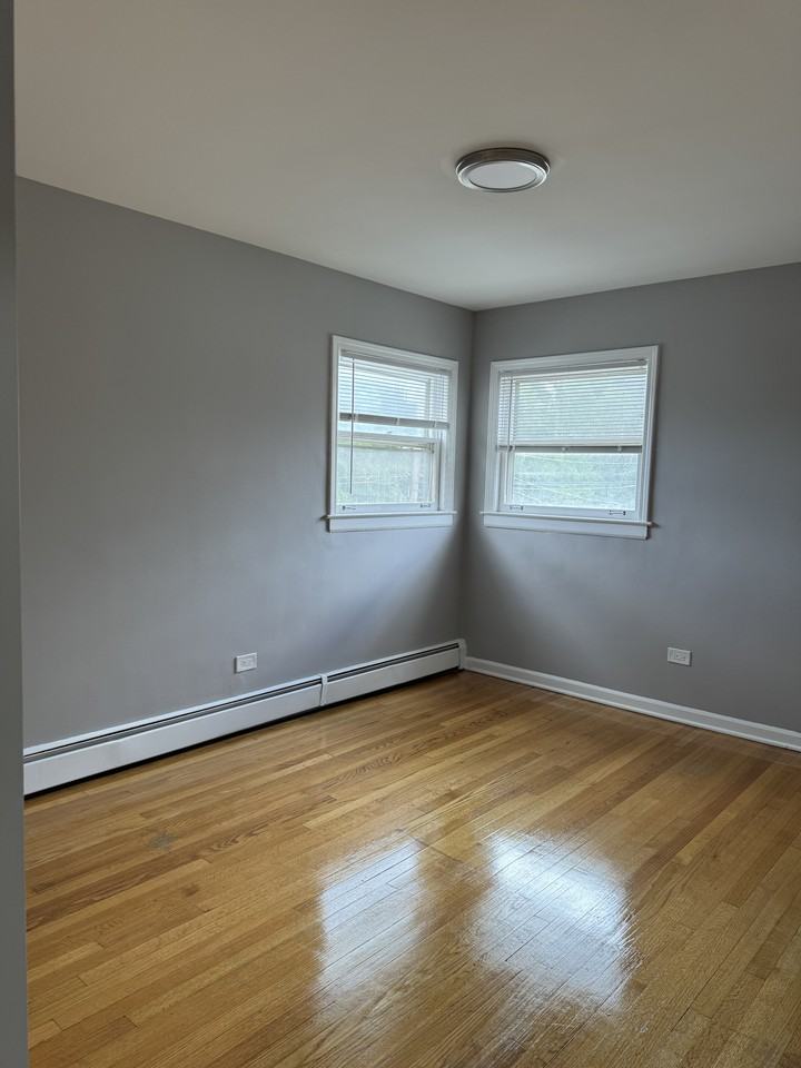 10513 S Hale Ave #2D - Photo 2 of 6