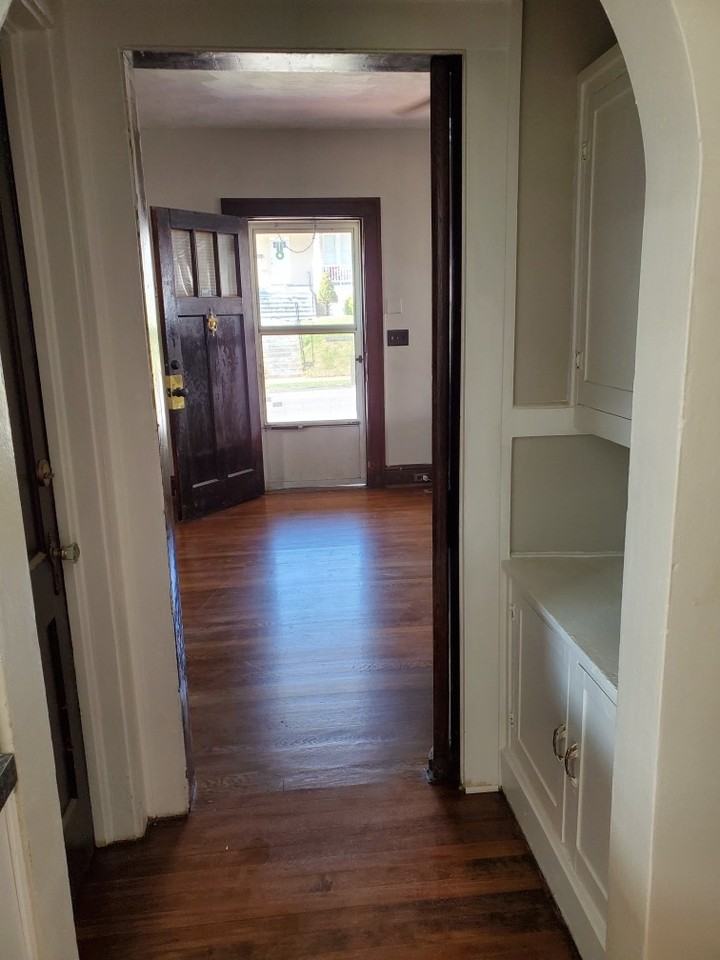 1722 Chapman Ave Sw #NA - Photo 2 of 20