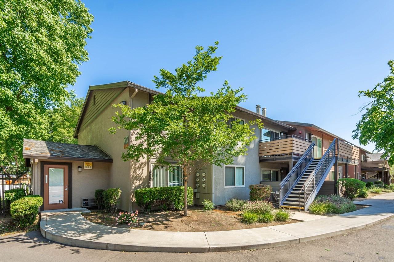 Ashbury Court Apartments - Photo 3 of 37