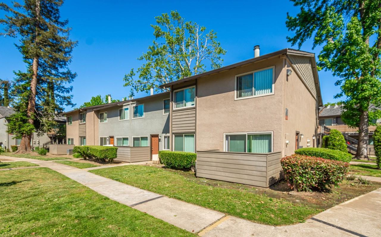 Ashbury Court Apartments - Photo 5 of 37