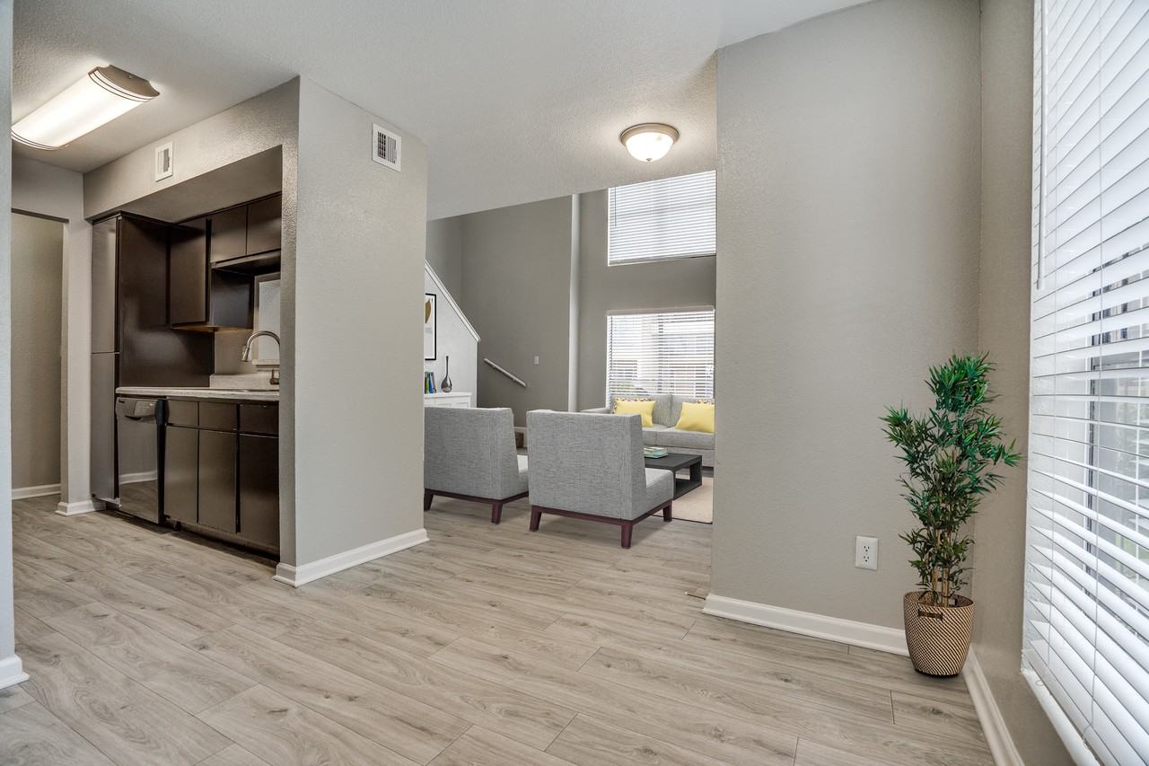 Seacrest Apartments - Photo 3 of 29