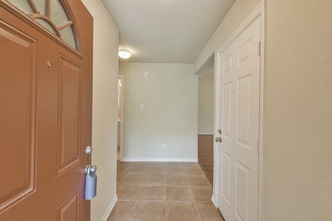 42 Prairie Oak Drive - Photo 4 of 34