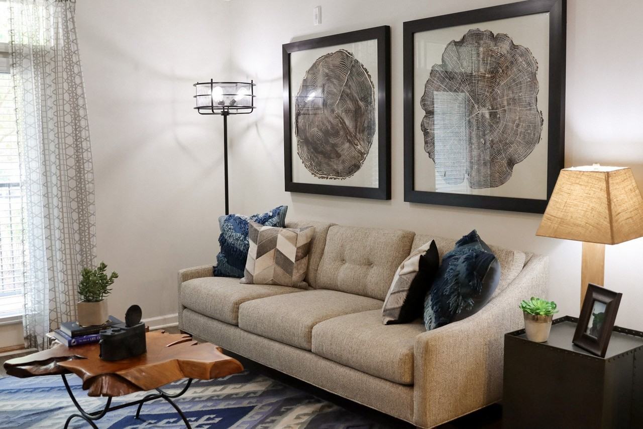 The Crest at Laurel Canyon - Photo 4 of 50