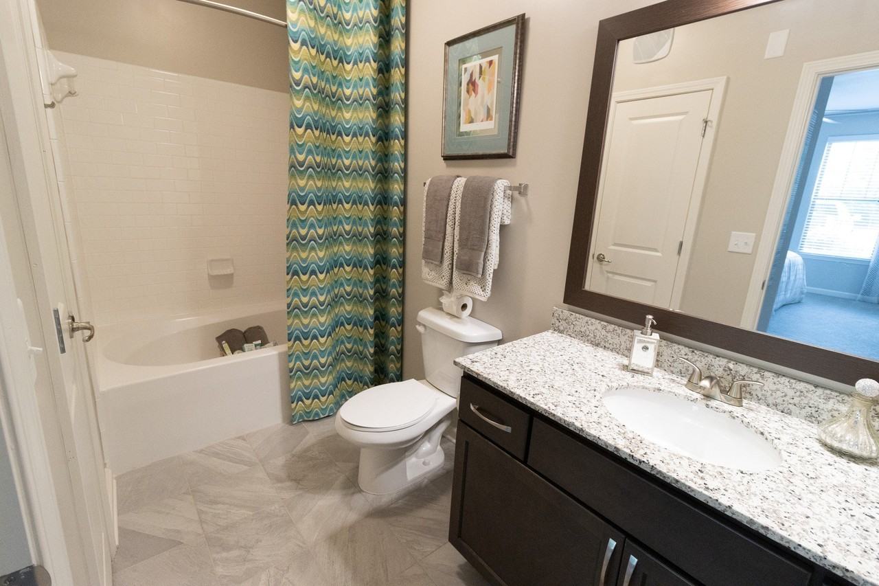 The Crest at Laurel Canyon - Photo 5 of 50