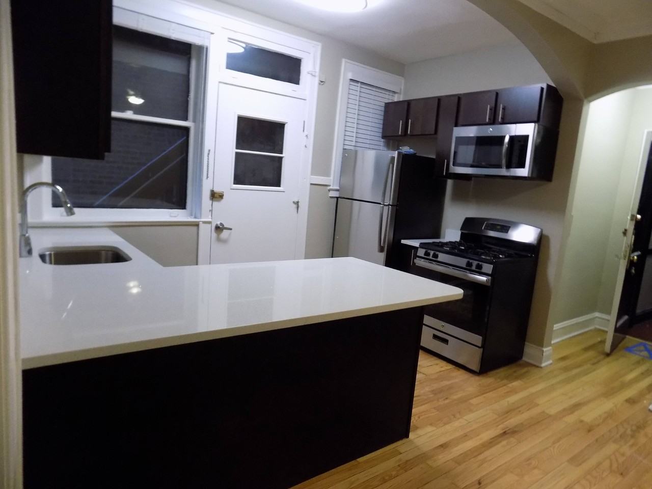 1953 N Cleveland - Photo 4 of 26