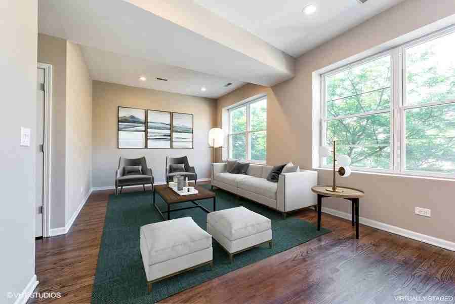 5439 N Broadway St - Photo 2 of 5