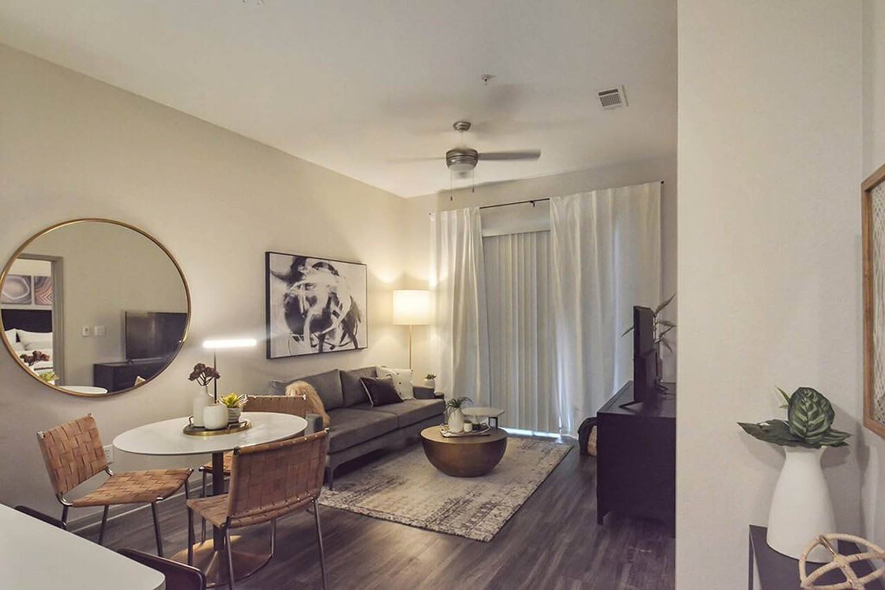 Gramercy on the Park - Photo 6 of 20