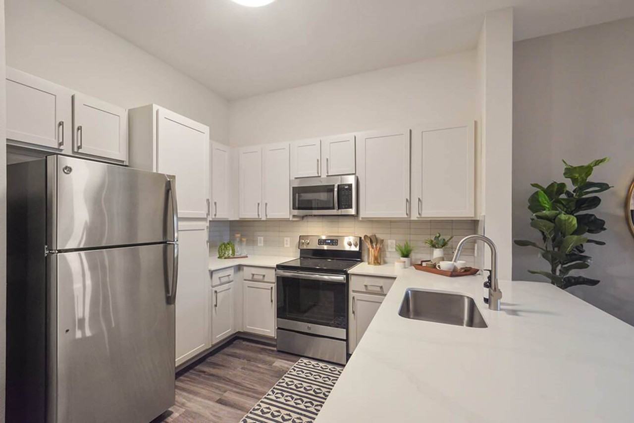 Gramercy on the Park - Photo 2 of 20