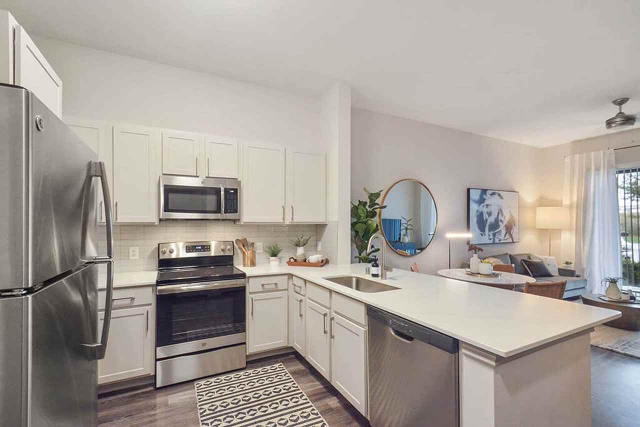 Gramercy on the Park - Photo 7 of 20