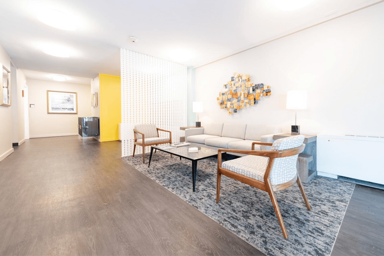 Circle Arms Apartments - Photo 5 of 37