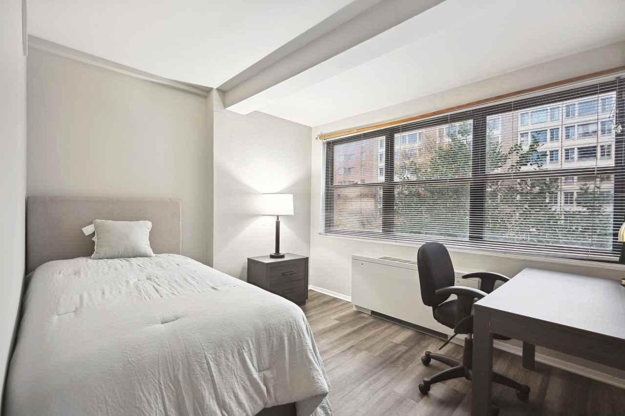 Circle Arms Apartments - Photo 5 of 20