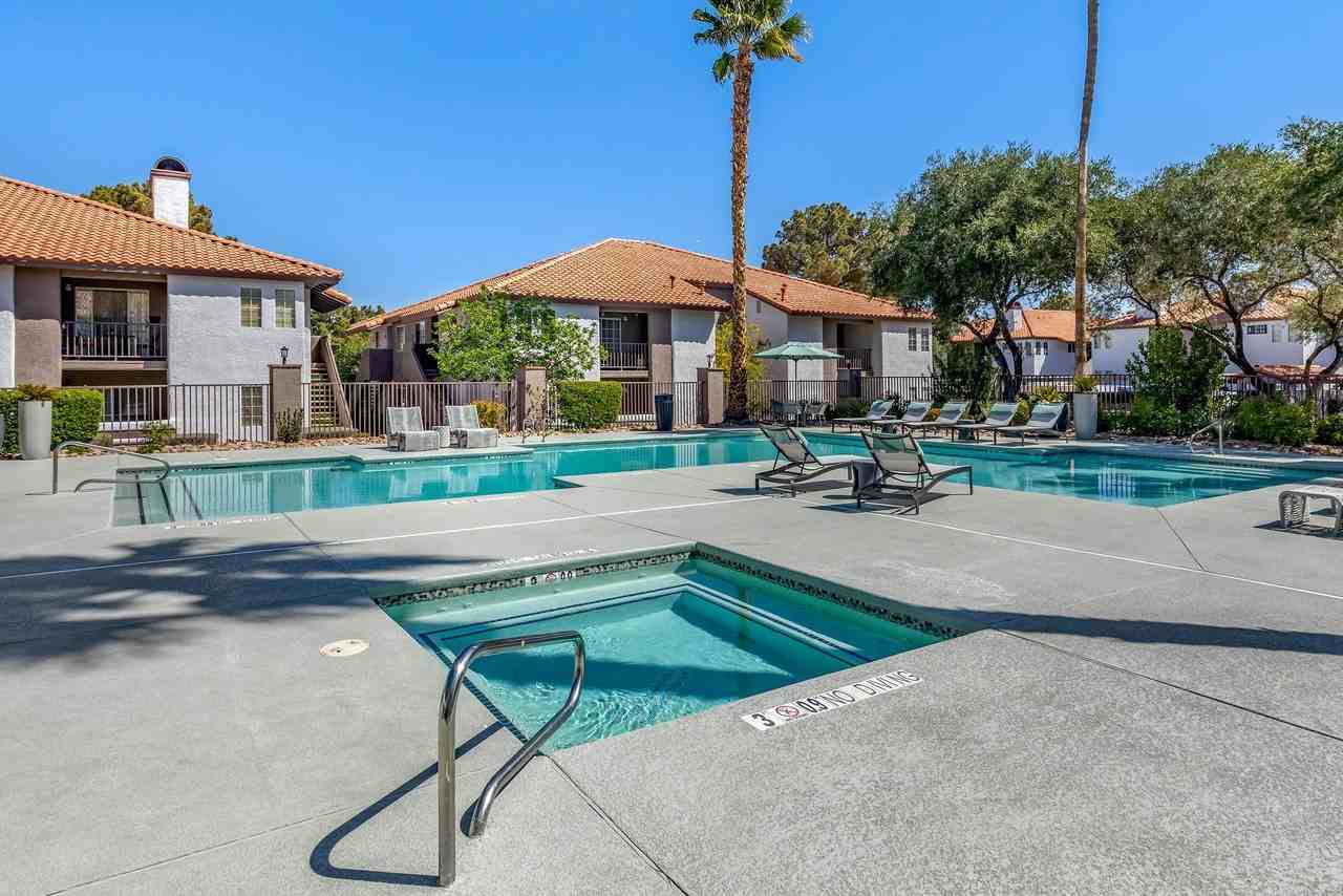 Fairways on Green Valley - Photo 4 of 30