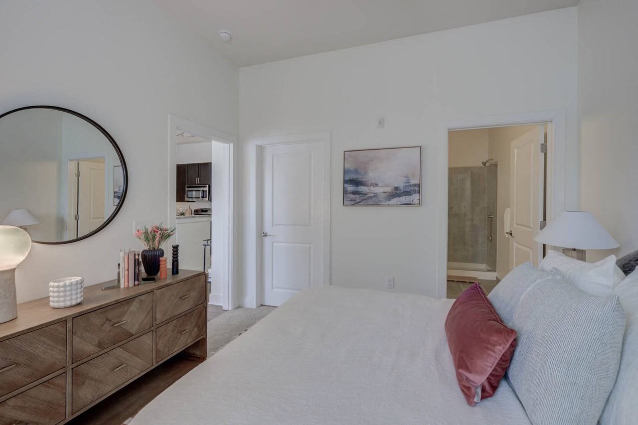 The Lincoln - Photo 7 of 51