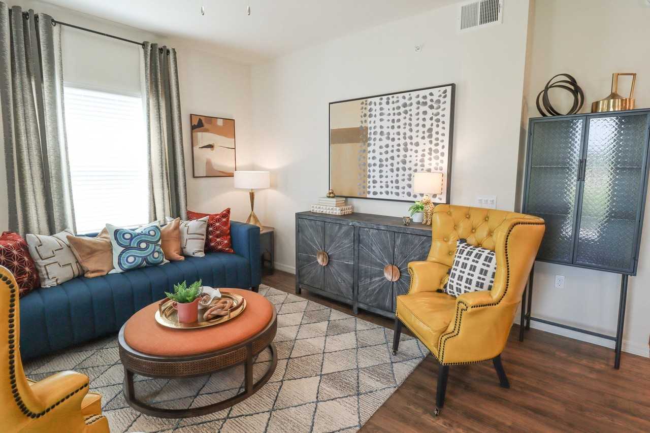 The Crest at Naples - Photo 7 of 40