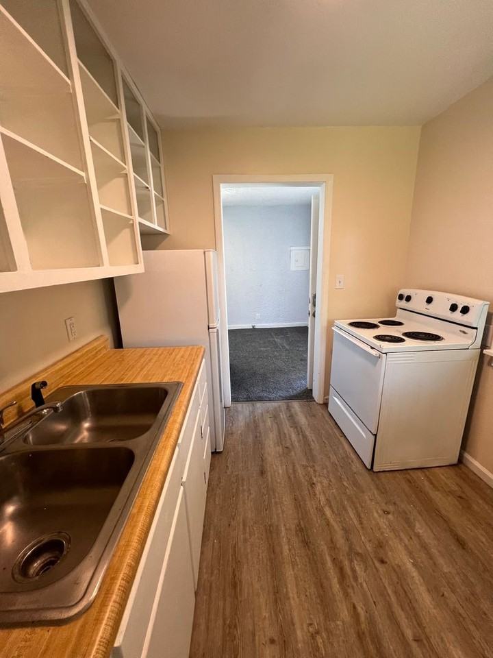 1921 & 1923 S Hackley St - Photo 3 of 10